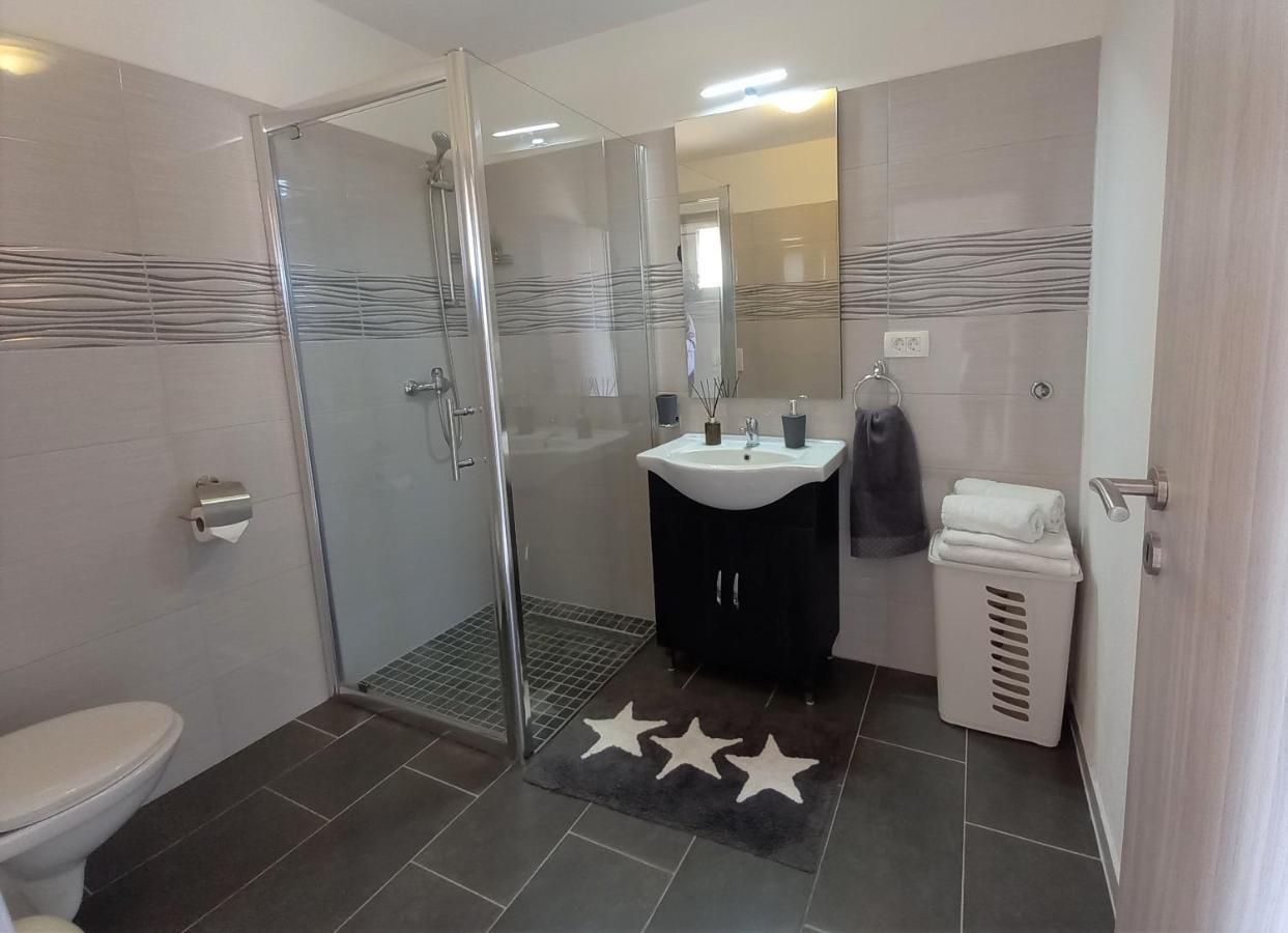 Apartments Antunovic Umag Exterior photo
