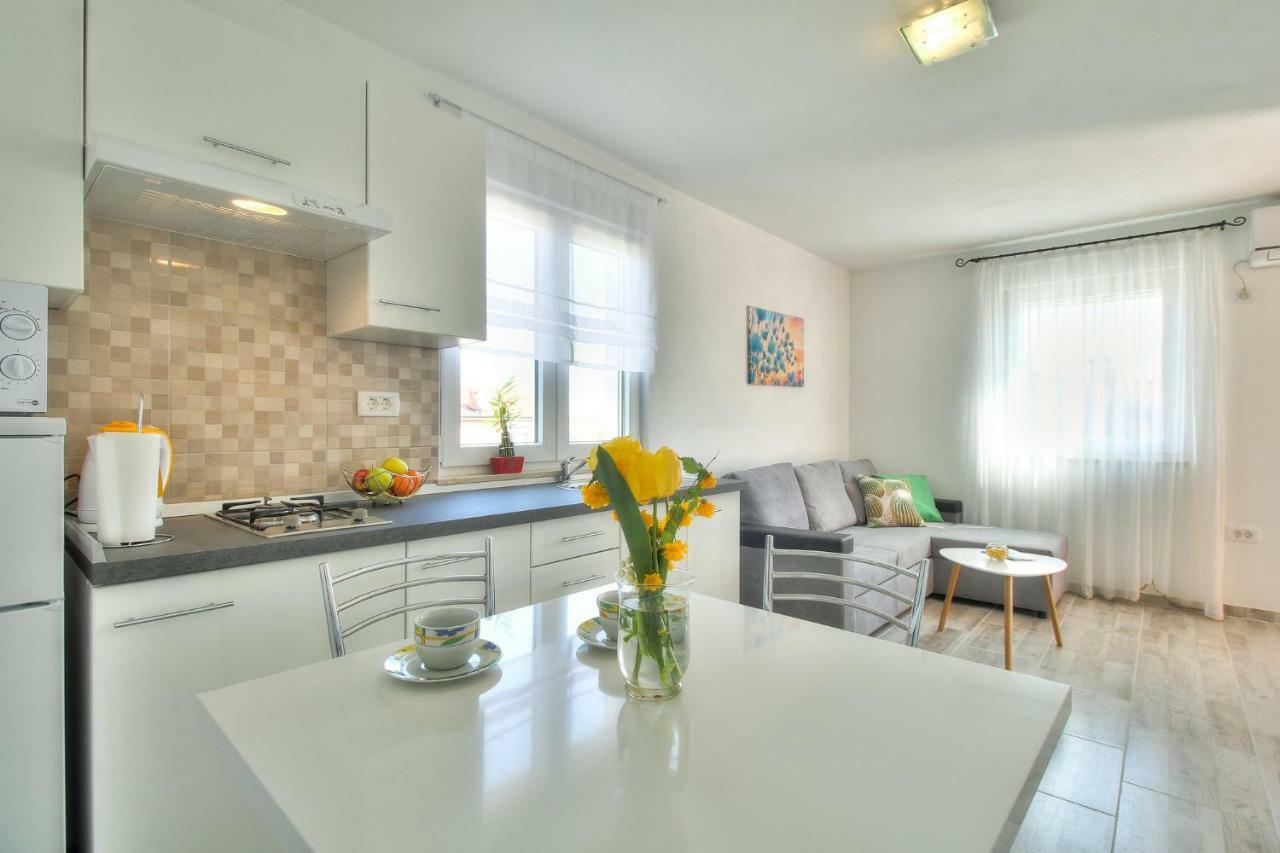 Apartments Antunovic Umag Exterior photo