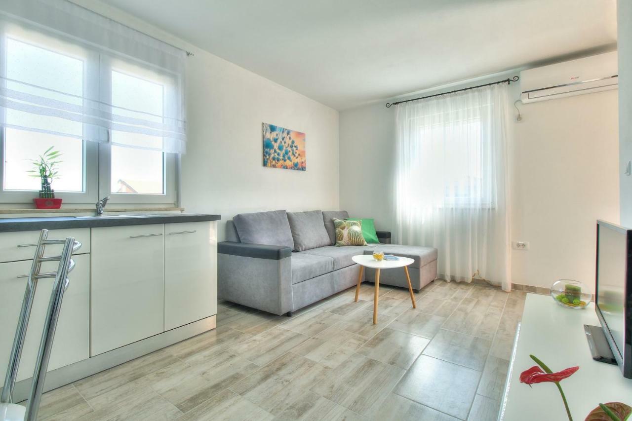 Apartments Antunovic Umag Exterior photo